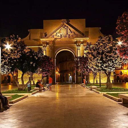 Corte Dell'Arco - Cuore Di Lecce, Tra Duomo E Piazza * לצ'ה